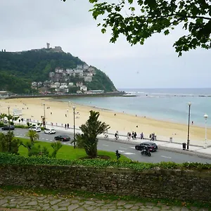 Ondarreta With Independent Entrance San Sebastián