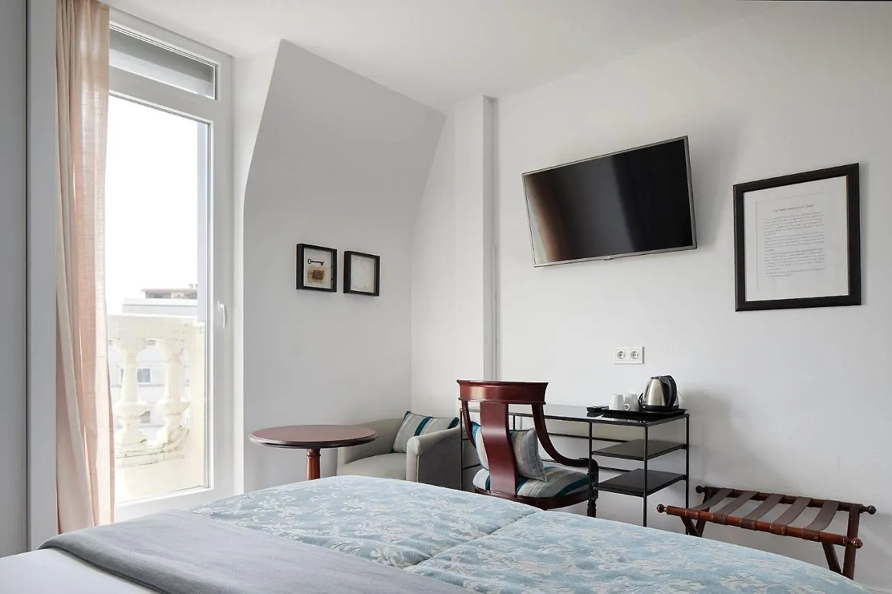 Hotel De Londres Y De Inglaterra San Sebastian 4*,