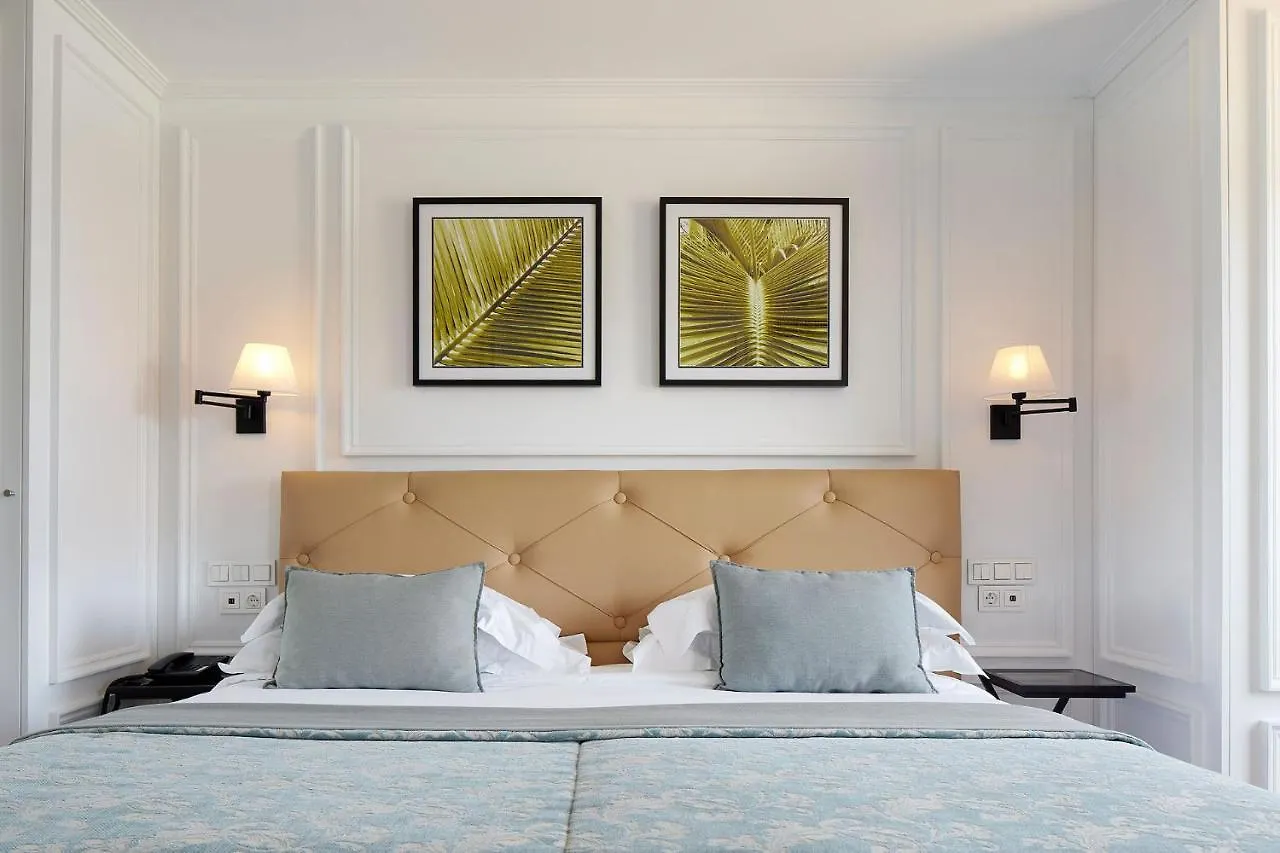 Hotel De Londres Y De Inglaterra San Sebastian 4*,